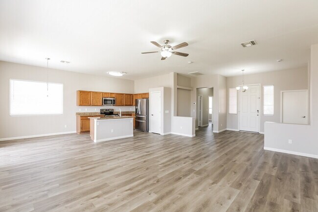 Building Photo - 13719 W Tara Ln