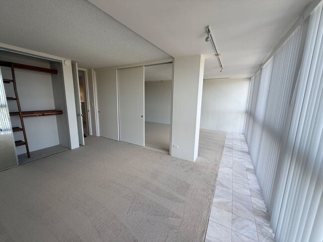 Building Photo - 4300 Waialae Ave