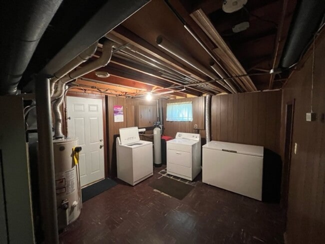 Building Photo - Single Family Home