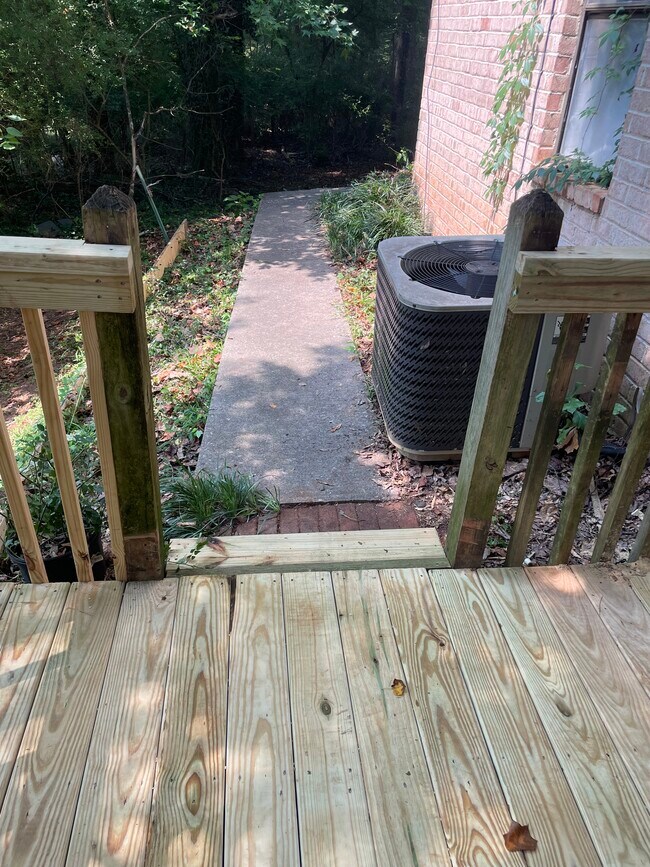 Building Photo - 124 Oak Park Ct