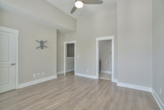 Building Photo - 175 Stonecrest Dr
