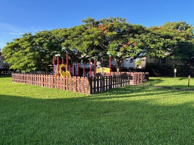 Building Photo - 15428 SW 50th Terrace