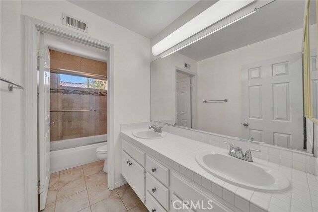 Building Photo - 2357 Laurelwood Dr