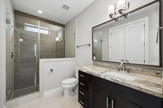 Building Photo - 1613 Crockett St