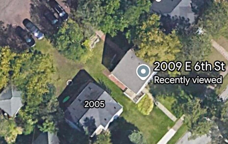 Building Photo - 2009 E 6th St