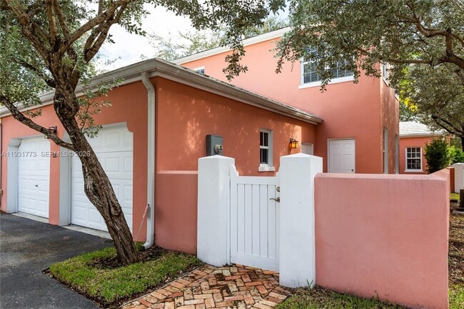 Building Photo - 510 Loretto Ave