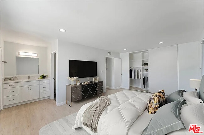 Building Photo - 126 Casuda Canyon Dr