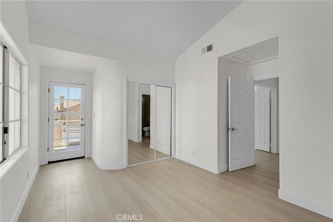 Building Photo - 23234 Valerio St