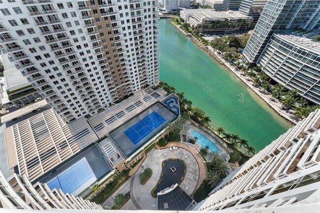 Building Photo - 901 Brickell Key Blvd