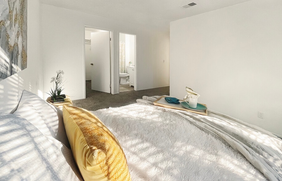 Building Photo - 2365 Fallingtree Dr