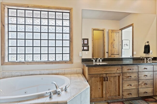 Building Photo - 4378 Sunrise Dr