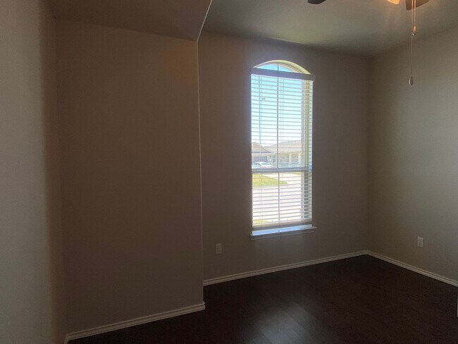 Building Photo - 240 Bethann Dr