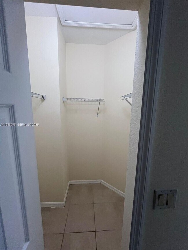 Building Photo - 10908 SW 240 Ln