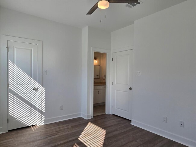 Building Photo - 16710 Timberglen St
