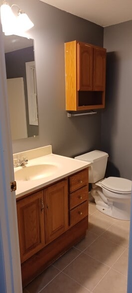1.0 bathroom - 161 N Washington St