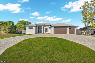 Building Photo - 118 NW 2nd Ave