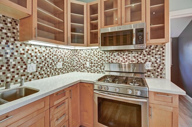 Building Photo - Your home sweet home in San Francisco is in the Noe Valley Neighborhood!