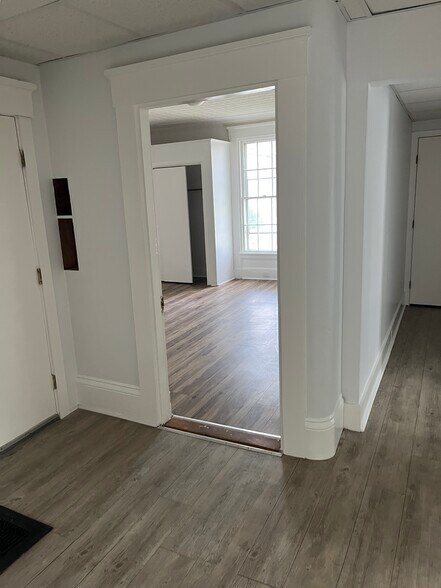 Building Photo - 38 6th St