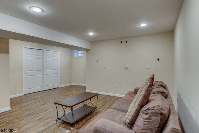 Building Photo - 403 Taggert Dr
