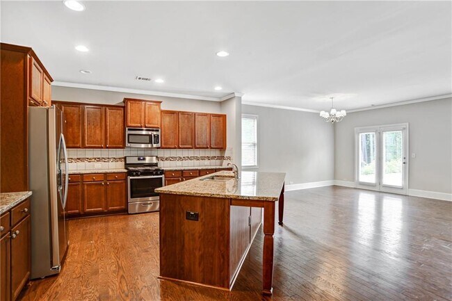 Building Photo - 6325 Pine Bluff Dr