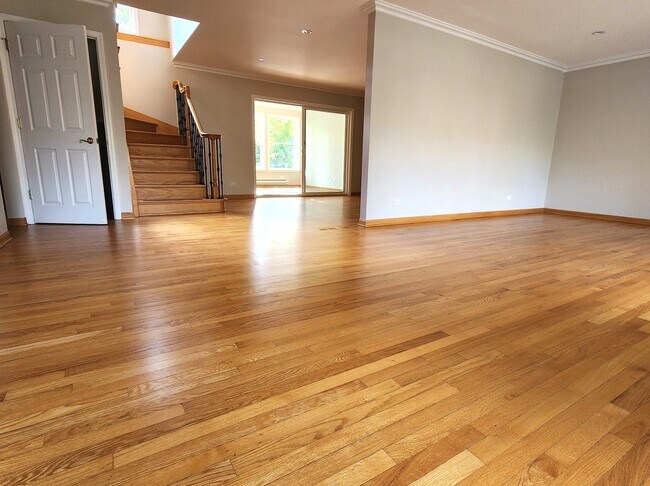 Building Photo - 1206 Lynn Terrace