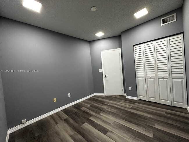 Building Photo - 691 SW 158th Way