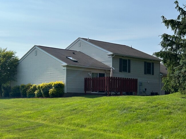 Building Photo - 651 Sturbridge Dr