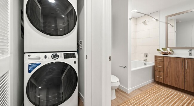 Building Photo - 2085 S Congress Ave