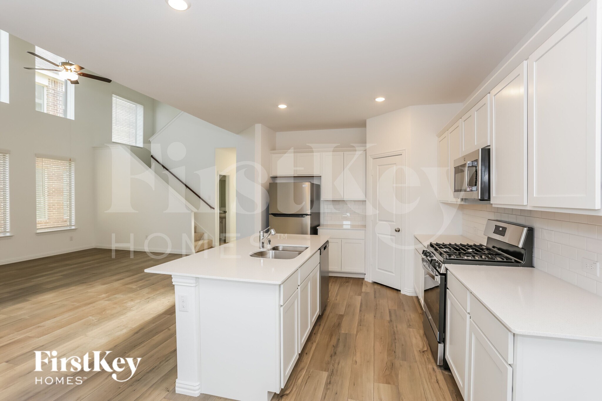 Building Photo - 10105 Elkhorn Dr