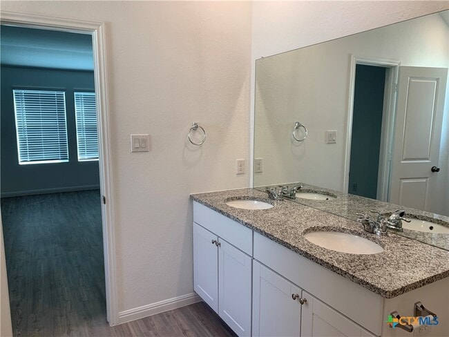 Building Photo - 458 Fairy Duster Dr