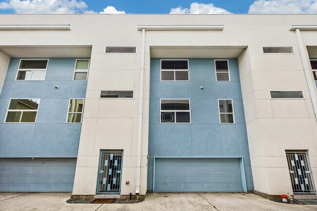 Building Photo - 1820 Prospect St