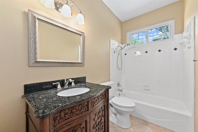 Building Photo - 14425 Evergreen Cove