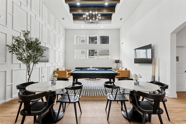 Building Photo - 14807 Woodland Hills Dr