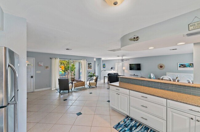 Building Photo - 9520 SE Point Terrace