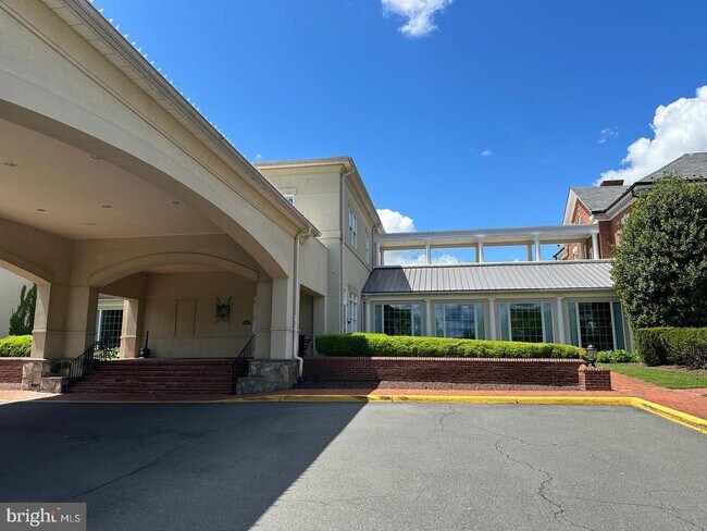 Building Photo - 43395 Briar Creek Terrace