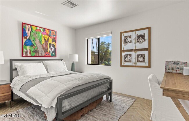 Building Photo - 4843 N 72nd Way