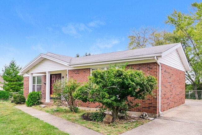 Building Photo - 3319 Tom Sawyer Dr