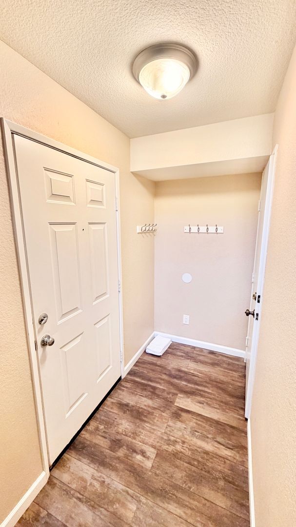 Building Photo - Bright & Lovely Two Story Townhome in the VistaMonte at San Luis Rey HOA Community of Oceanside!