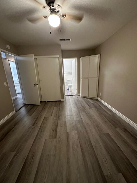 Building Photo - 16645 Valencia Ave