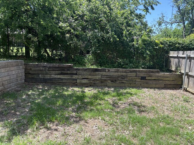 Building Photo - 1402 Park Pl