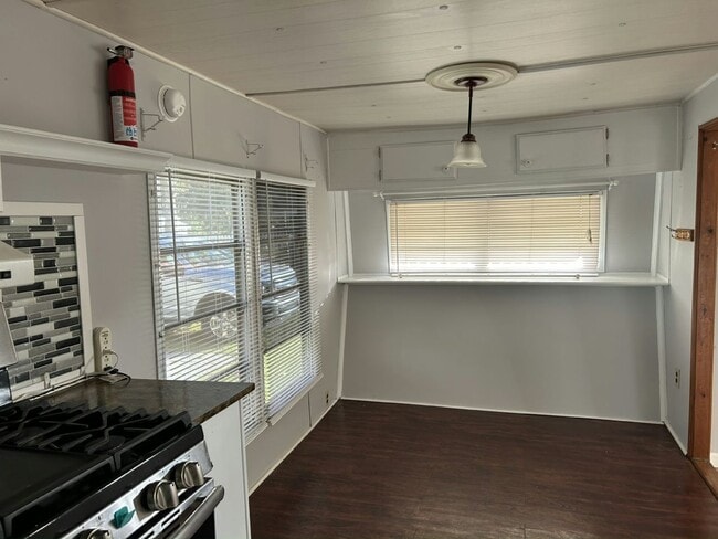 Building Photo - 38706 Daughtery Rd