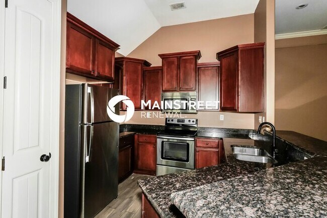 Building Photo - 4 Bedroom Pet-Friendly Home in MEMPHIS, TN with Main Street Renewal