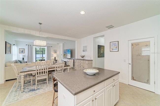 Building Photo - 4650 Woodbrook Dr