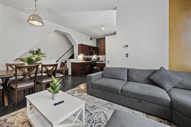 Building Photo - 160 E Berkeley St