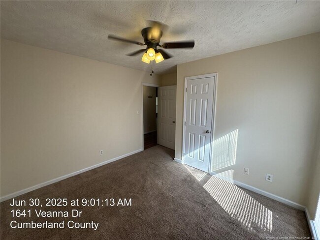 Building Photo - 1641 Veanna Dr