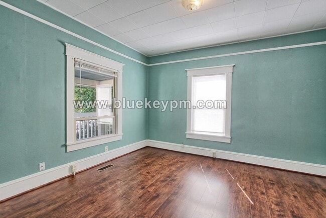 Building Photo - 3 bed, 1 bath Home w/ Easy Freeway Access Near Washington Elem School