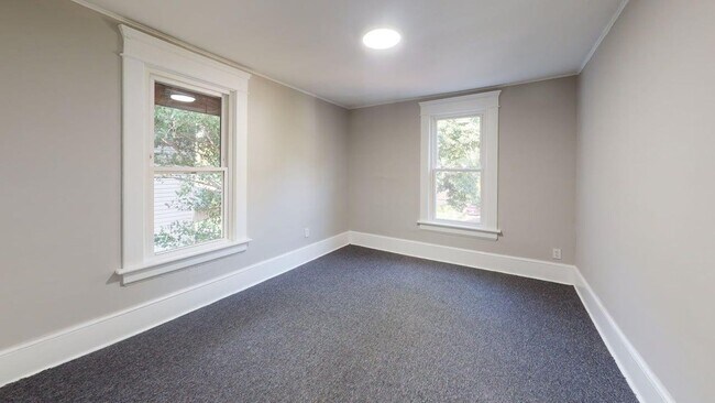 Building Photo - 837 Sumner St