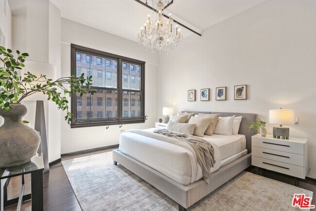 Building Photo - 1645 Vine St