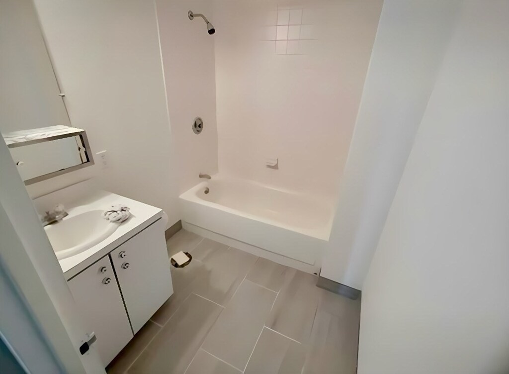 Building Photo - 44 Washington St