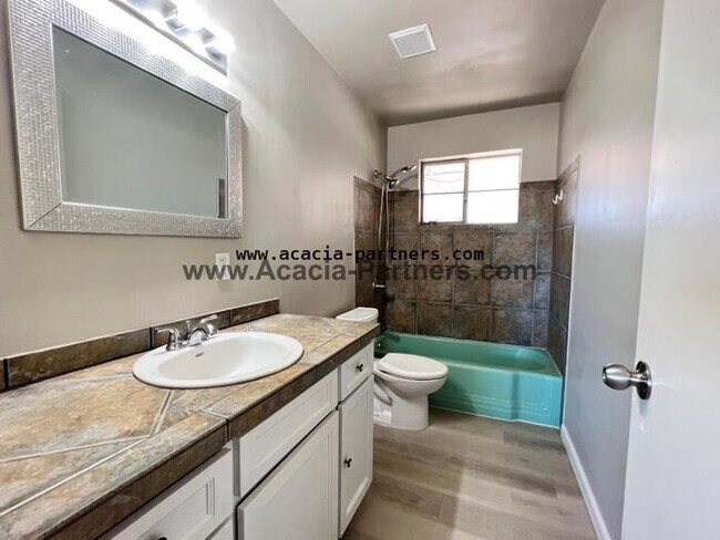 Building Photo - Four Bedroom Home in Silverbell Terrace